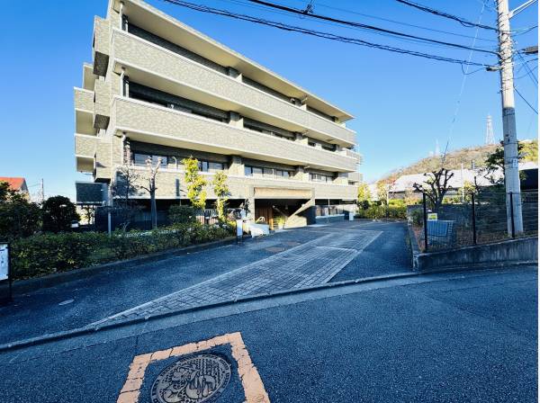 低層階のマンション