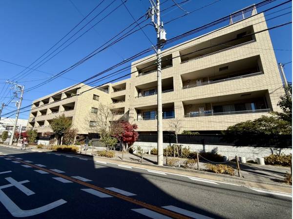 神奈川県鎌倉市山ノ内のマンション