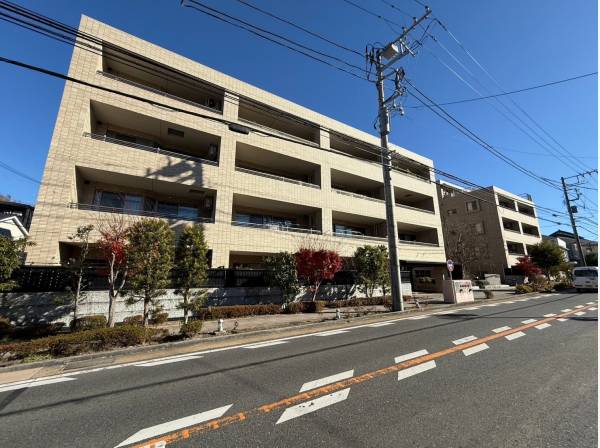 神奈川県鎌倉市山ノ内のマンション