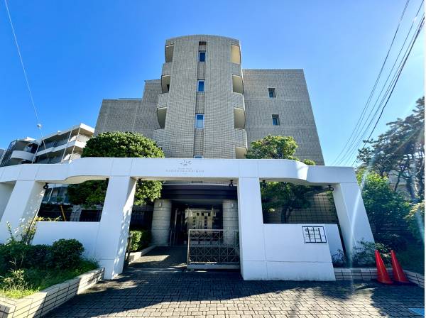 神奈川県藤沢市鵠沼海岸２丁目のマンション